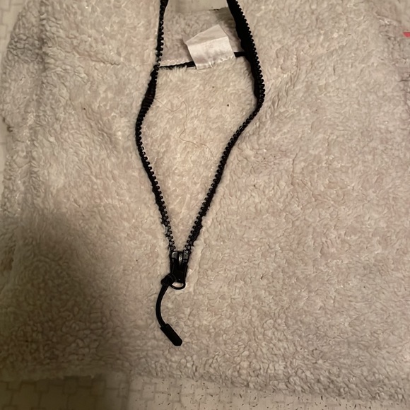 Sweaters - Picture 3 of 4